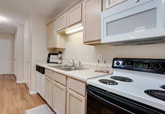 Fully Furnished Kitchen at Cleburne Terrace, Texas, 76033