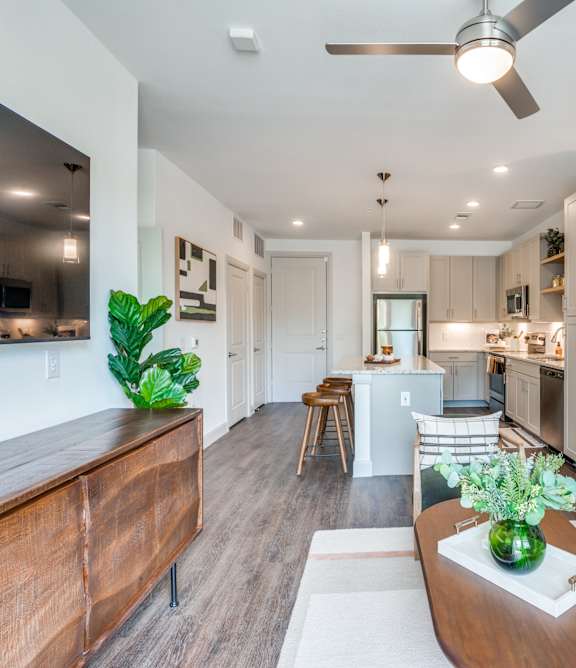 Fully Equipped Eat-In Kitchen at Park Hill, Texas, 75211