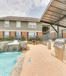 Pool And Sundecks at Arbors Of Corsicana, Corsicana