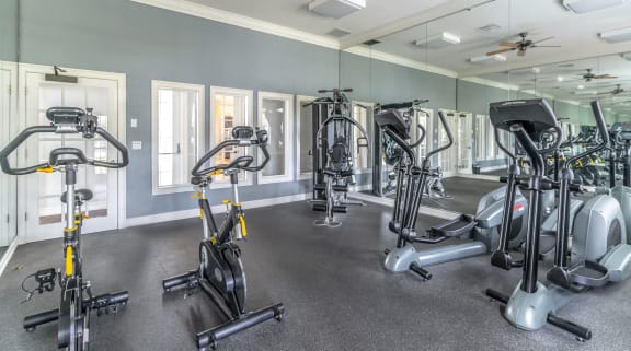 the gym at the shiloh green apartments in kennesaw, ga