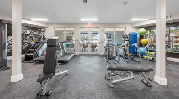 the gym at the shiloh green apartments in kennesaw, ga