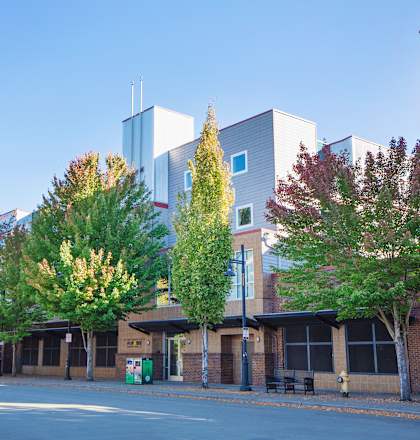 Exterior View of Metropolitan Place Apartments Renton, WA