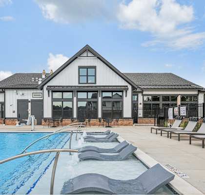 the pool at the preserve apartments