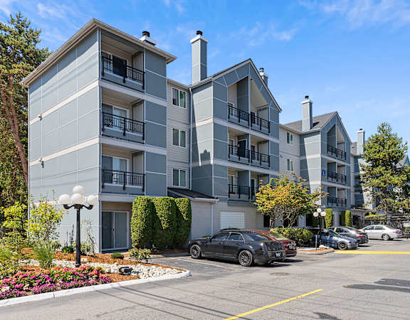 Property Exterior at Casa Blanca Apartment Homes, Washington