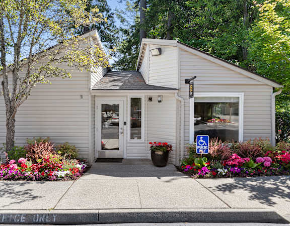 Leasing Office Exterior at Park Edmonds Apartment Homes, Washington, 98026