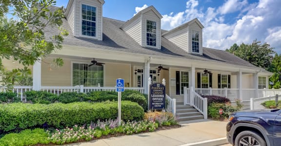 Parkway Grand | Apartments in Decatur, GA
