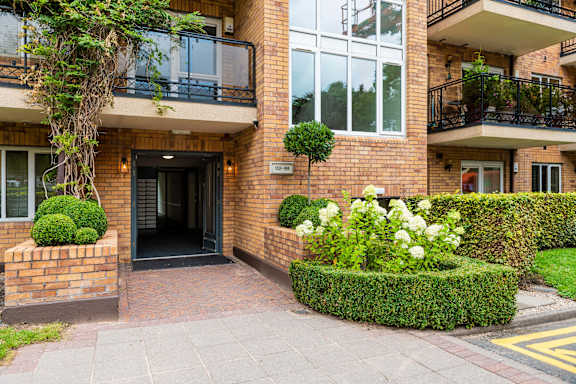 the building in which the apartment is located
