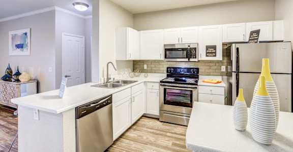Modern Kitchen at Avalon at Seven Hills Apartments, Nevada
