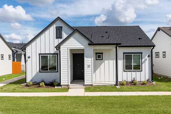 Property Exterior at Avilla Rio Oaks, Liberty Hill, TX 78642