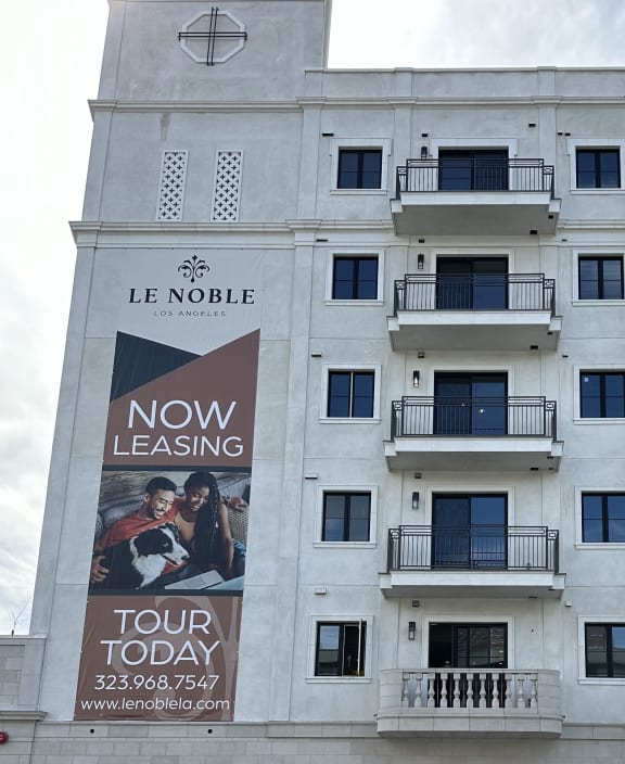 the building in which the hotel is located