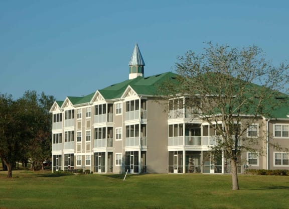 Apartment Building at Audubon Oaks, Lakeland, FL, 33809