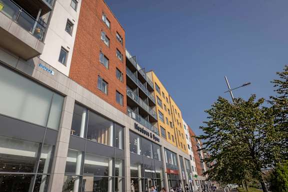 the building in which the hotel is located