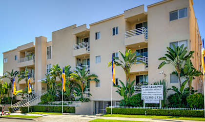 Apartment Building in Los Angeles