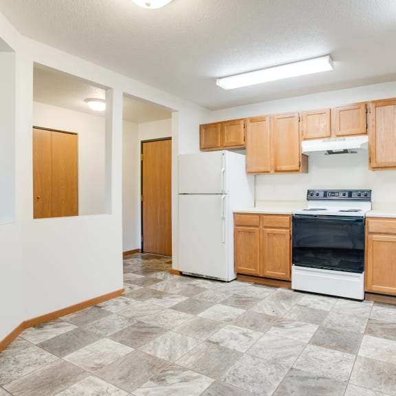 Fully Equipped Kitchen at Sandstone Apartments, North Dakota, 58103