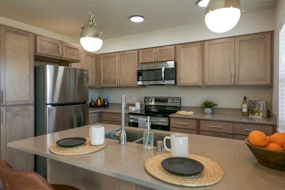 Fully Equipped Kitchen With Modern Appliances at River Landing at Mirabeau, Spokane Valley, WA, Washington, 99216