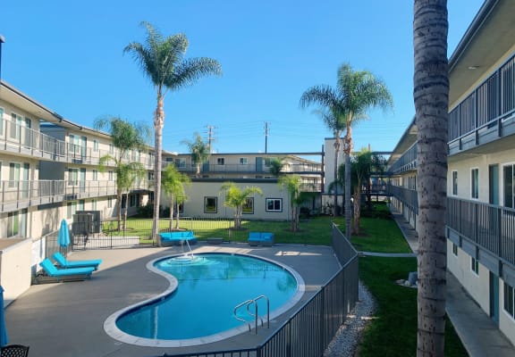 Southeast view of the pool at Moonraker apartments