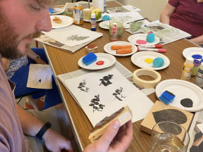 Residents at The Canyons in Portland, Oregon Creating Art