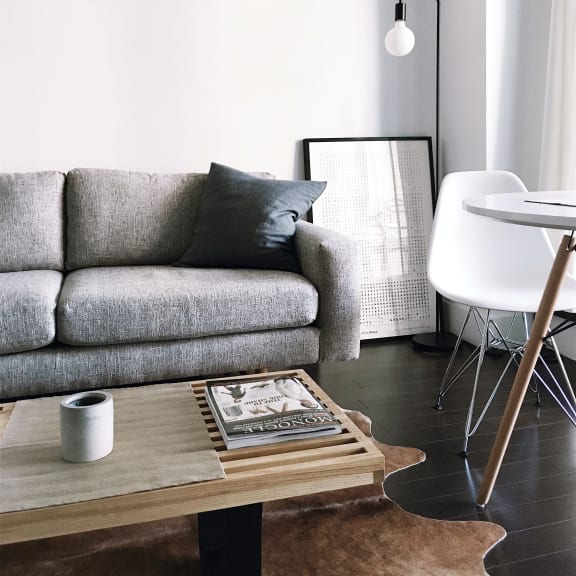 Small scandinavian apartment with ingenious interior design at North Kingsley, Los Angeles