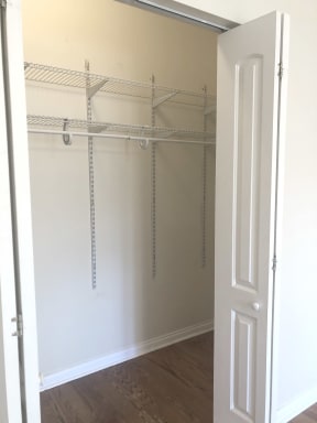1 Bedroom Closet