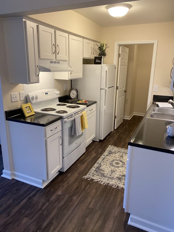 Apartments in Troy, MI Three Oaks Apartments