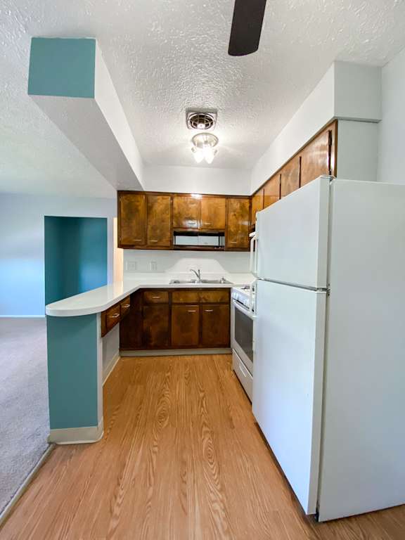 Eastlake Terrace 2 Bedroom Kitchen