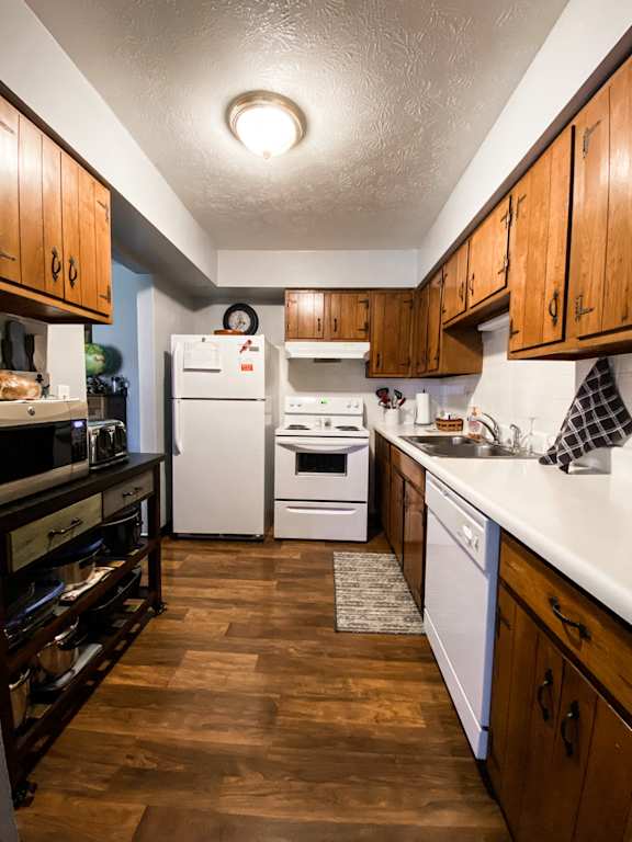Maple Park 2 Bedroom Kitchen
