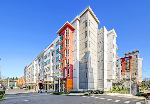 a large apartment building on a city street