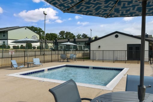 Swimming pool with tanning deck Mirabelle Apartments in Mobile, Alabama