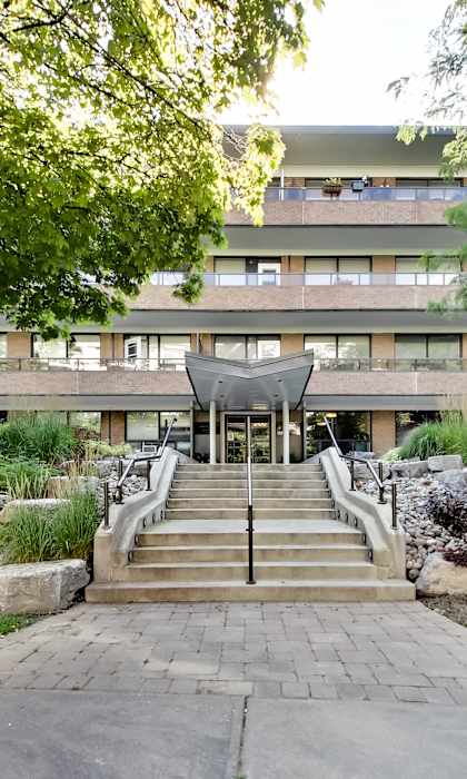 the building in which the hotel is located