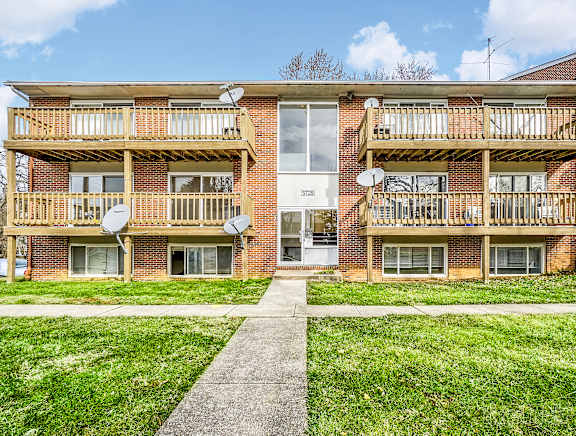 Hazelcrest Apartments building