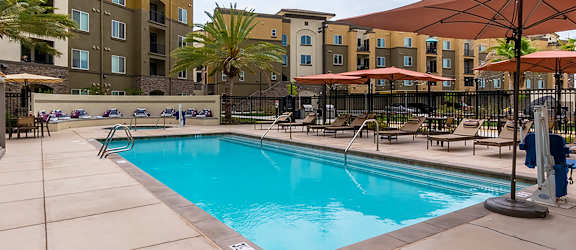 Resort-style swimming pool - Talavera Apartments