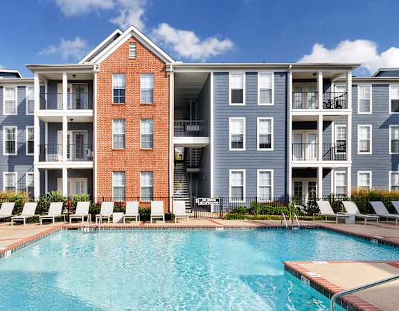Island Park/Harbor Town Square resort-style pool area