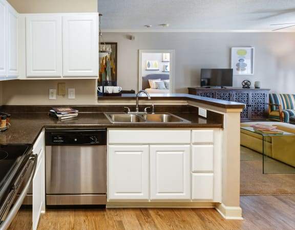 Island Park/Harbor Town Square stainless steel appliances