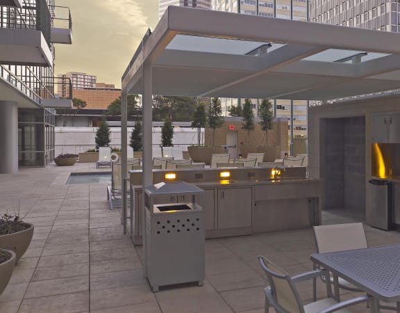 Main 3 Downtown - Fully-equipped cabana with bar and grill