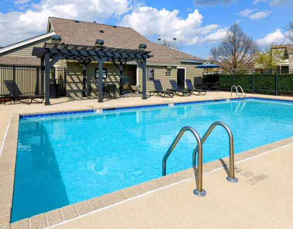 Home - Covey at Fox Valley apartments in Aurora, IL near Naperville