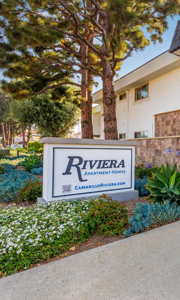 The front of Riviera Apartments