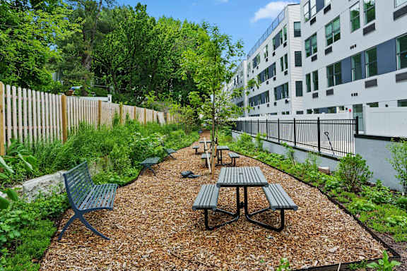 Picnic Area at 829 Garfield, Jersey City, NJ 07305