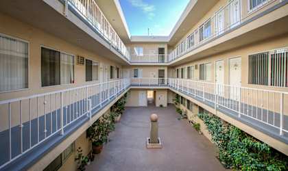 Apartment Building in Los Angeles