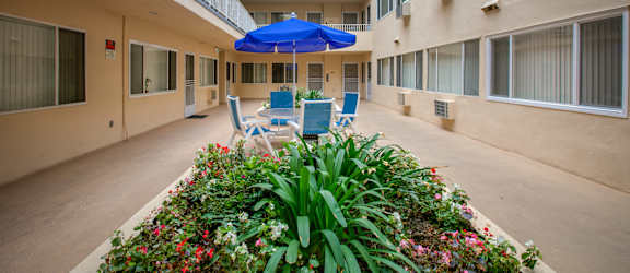 Apartment Building in Los Angeles
