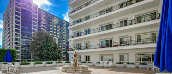 Apartment Building in Los Angeles