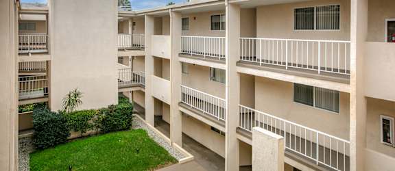 Apartment Building in Santa Monica