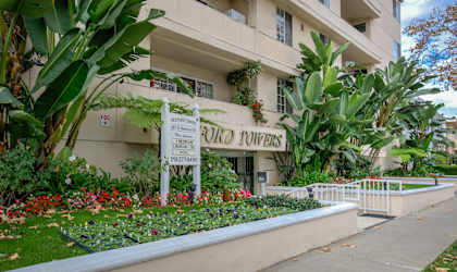 Apartment Building in Beverly Hills