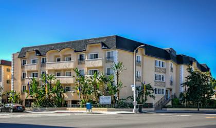 Apartment Building in Los Angeles