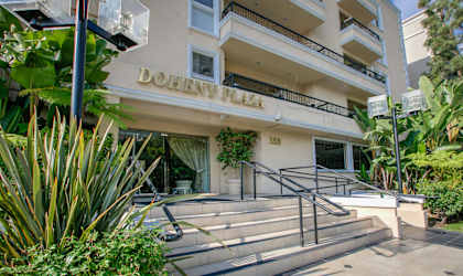 Apartment Building in Los Angeles