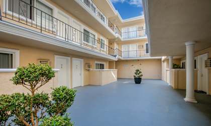 Apartment Building in Los Angeles