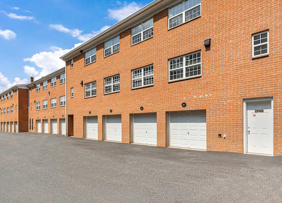 Garages at Chatham Hill, New Jersey, 07928