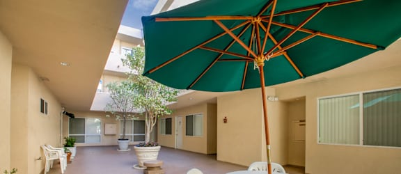 Apartment Building in Los Angeles
