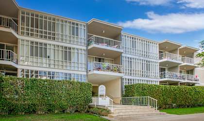 Apartment Building in Santa Monica