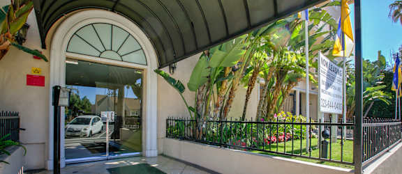 Apartment Building in Los Angeles