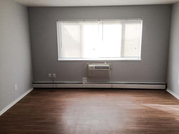 Eastlake Terrace 1 Bedroom Living Room